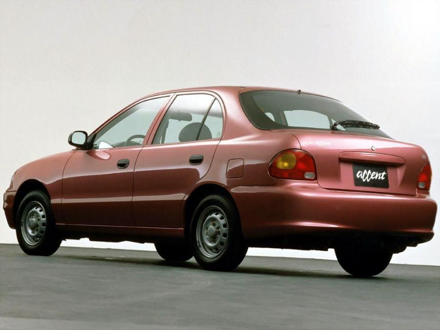  Hyundai Accent 5-Door 1994 года  (фото 2 из 3)